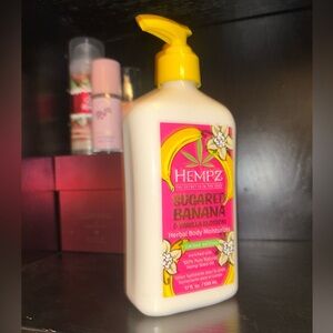 Hempz Sugared Banana & Vanilla Blossom Lotion Full Size RARE AND HARD TO FIND